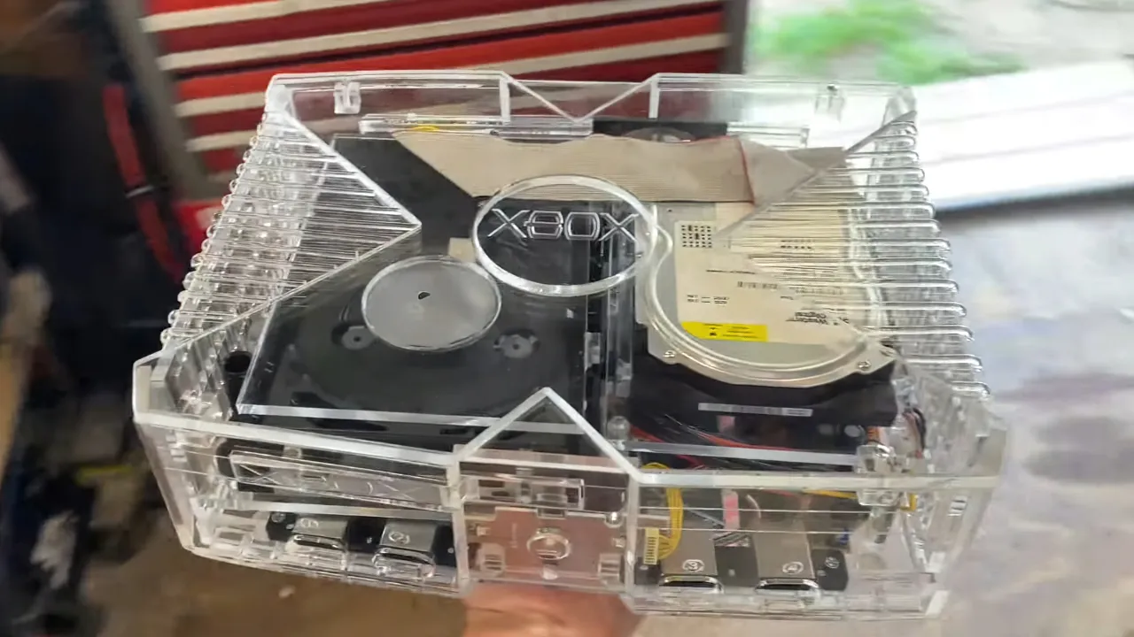 L'hardware da PC nascosto nella scocca
