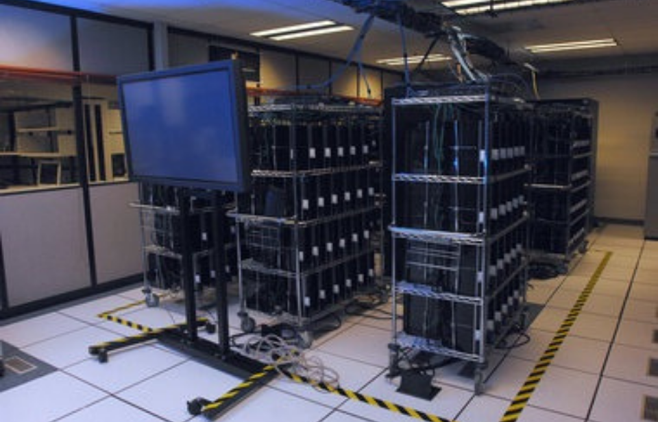 6.L'Esercito americano costruì un supercomputer con 1.760 PS3